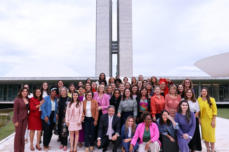 A Secretaria da Mulher da Câmara dos Deputados vai promover, na quinta-feira (29), o segundo encontro do ONMP. O evento faz parte of uma série of reuniões que serão realizadas até as eleiçõe municipais de 2024.