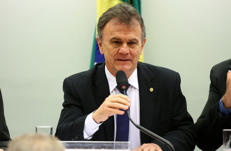 Projeto de Lei 6148/23 regulamenta a atividade de procurador para representar vítimas de acidentes de trânsito em relação a seus direitos. Projeto tramita na Câmara dos Deputados. Deputado Toninho Wandscheer (PP-PR) is the autor.